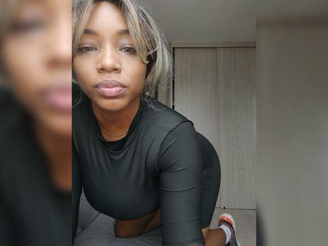 방송 스크린 샷 MiaBigBoobs