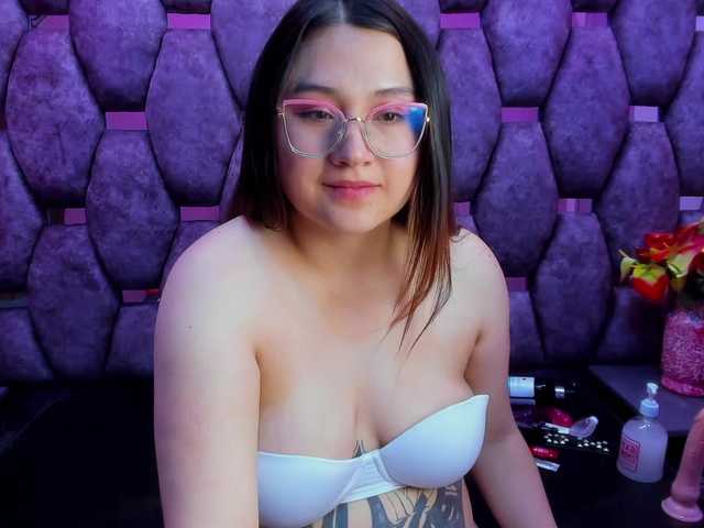 방송 스크린 샷 MiaHarvey