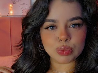 에로틱 한 영상 채팅 MiahJoness