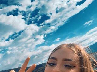 에로틱 한 영상 채팅 MicaelaSmith