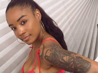 에로틱 한 영상 채팅 michellEevans