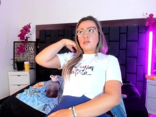 에로틱 한 영상 채팅 MiiaBlond
