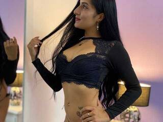 에로틱 한 영상 채팅 MiiaCastillo