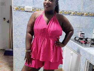 에로틱 한 영상 채팅 MikaelaTaylor