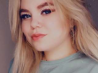 에로틱 한 영상 채팅 Milahka69