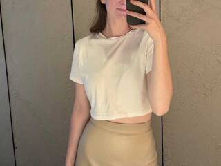 에로틱 한 영상 채팅 Milan-a-mil