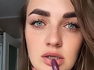 에로틱 한 영상 채팅 MilanaXoXo