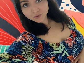 에로틱 한 영상 채팅 MilaVestell