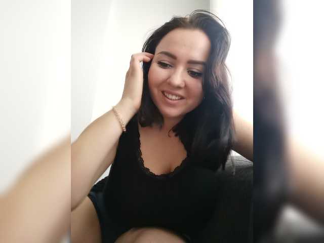 방송 스크린 샷 MilaVestell