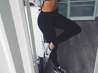 에로틱 한 영상 채팅 MilenaSunny