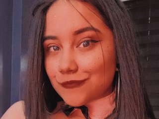 에로틱 한 영상 채팅 Miley-Gold