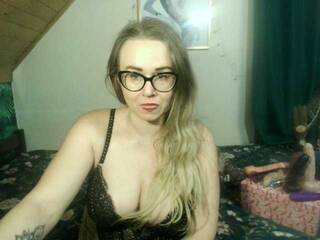 에로틱 한 영상 채팅 MilfBerthena