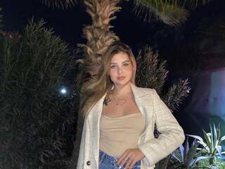 에로틱 한 영상 채팅 MillaDoll