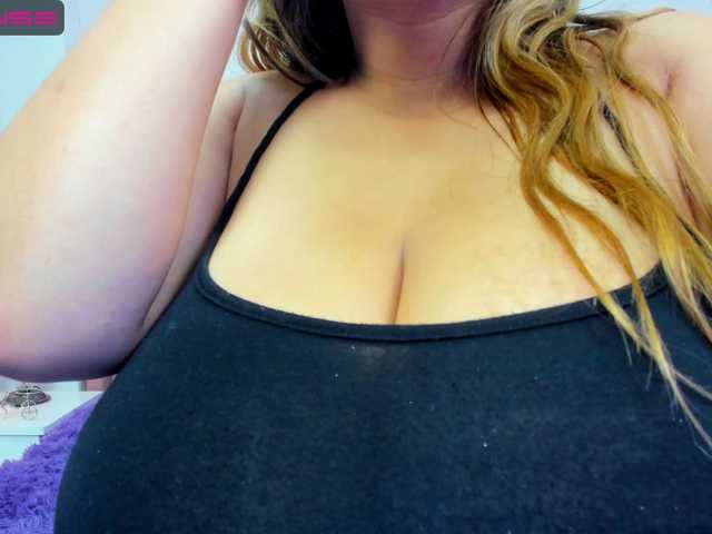 사진 MillyHerder Hello guys welcome to my room #slave #mistress #bigboobs #spitboobs #anal #playpussy #18 #chubby #fuckmachine