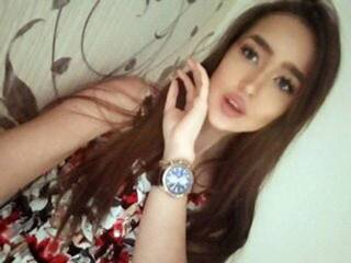 에로틱 한 영상 채팅 Mini-Lili