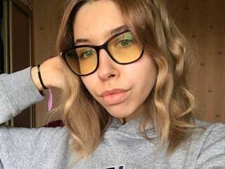 에로틱 한 영상 채팅 MiraNero