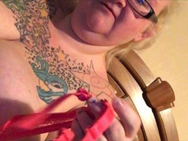 방송 스크린 샷 MitziMonroe