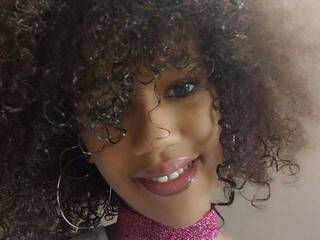 에로틱 한 영상 채팅 MoanaFrenchy