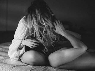 에로틱 한 영상 채팅 MoanayMaui