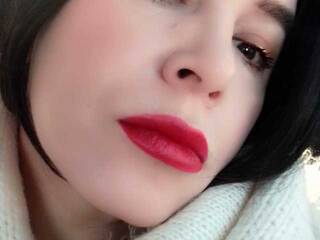 에로틱 한 영상 채팅 Monica-Mia