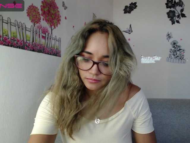 방송 스크린 샷 monica-squirt