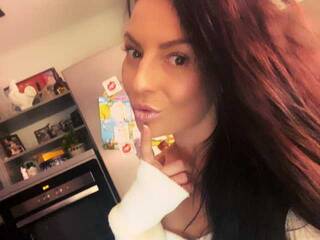 에로틱 한 영상 채팅 MonicaGucci