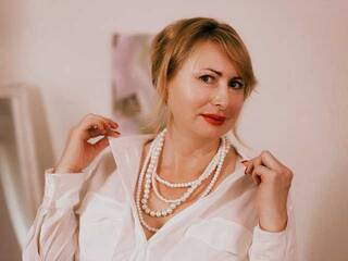 에로틱 한 영상 채팅 MonicaMoor