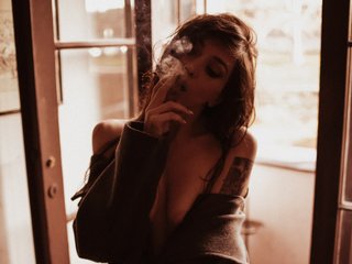 에로틱 한 영상 채팅 Monifoxy