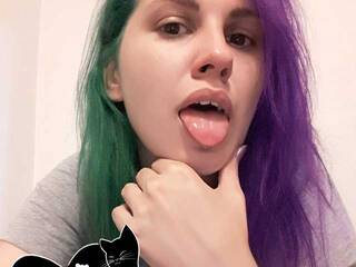 에로틱 한 영상 채팅 MonikaGrays