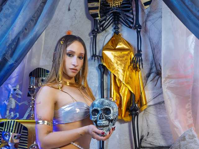 프로필 사진 MONIKFOXCR