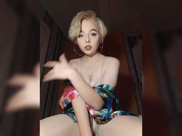 사진 Moonkitten Привет ребята! Цель - #hot #dance ! #pvt #c2c #fetish #feet #roleplay 2 токен для добавления в друзья! А также ваши пожелания и запросы за чаевые, пишите:)