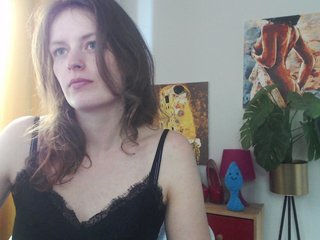 에로틱 한 영상 채팅 NadineGold