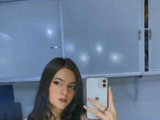 에로틱 한 영상 채팅 Nahiara-Evans