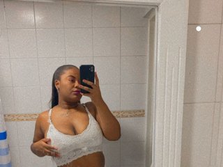 에로틱 한 영상 채팅 NahiaraBanks