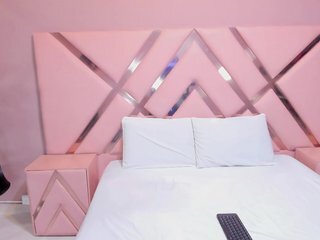 에로틱 한 영상 채팅 NahiaraGray
