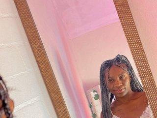 에로틱 한 영상 채팅 NahomiHix