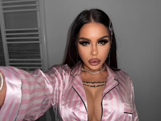 에로틱 한 영상 채팅 NaomyBlackBarbie