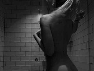 에로틱 한 영상 채팅 Natallie