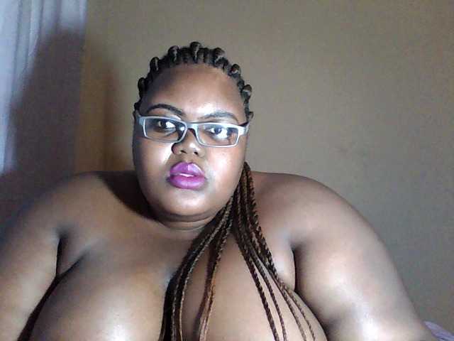 사진 NatashaBlack Hello. im a bbw #ebony #lovense #bigtittys, #bigass #hairy ass flash 20, boobs 15, naked 50, pussy 30. leve show 100tkns for 5 mins, the rest in private