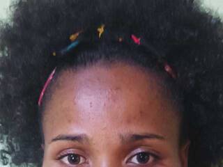 에로틱 한 영상 채팅 Nathianah