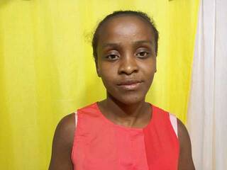 에로틱 한 영상 채팅 Navalonahasina