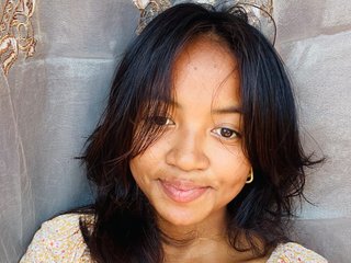 에로틱 한 영상 채팅 Nickylouama