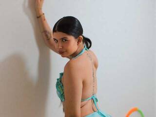 에로틱 한 영상 채팅 Nicolane-Palmer1