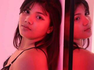 에로틱 한 영상 채팅 NicoleHills