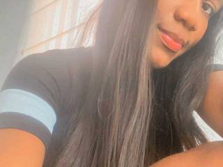 에로틱 한 영상 채팅 NicoleHillss