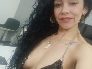 에로틱 한 영상 채팅 NicoleMabel