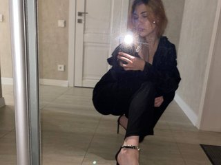에로틱 한 영상 채팅 NicoleShy