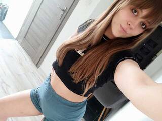 에로틱 한 영상 채팅 NicollKiss