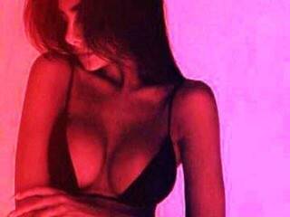 에로틱 한 영상 채팅 NiEchin