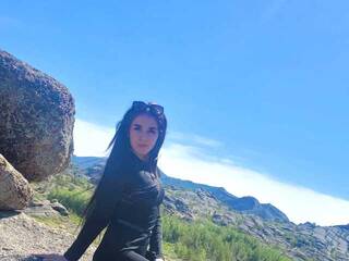 에로틱 한 영상 채팅 Nika-Marrkinson